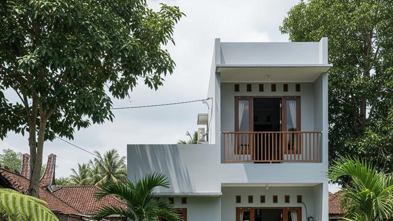 9 Inspirasi Rumah Kampung Modern dengan Halaman Hijau, Adem dan Estetis