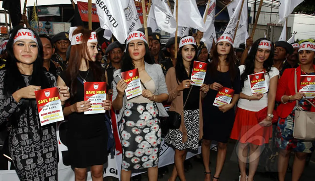 Delapan wanita cantik meramaikan sidang praperadilan Komjen Budi Gunawan di Pengadilan Negeri Jakarta Selatan, Senin (2/2/2015). (Liputan6.com/Johan Tallo)