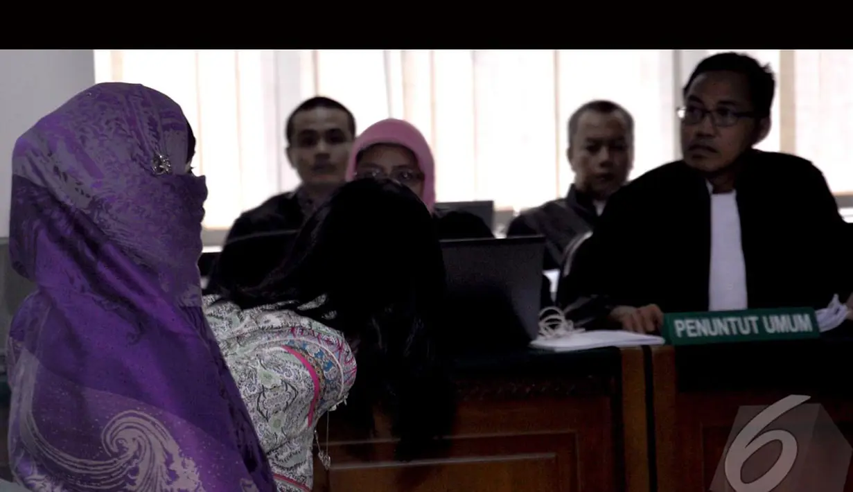 Menurut Neneng, Anas berada di belakang Nazaruddin. Informasi itu ia dapat dari pembicaraan dengan suaminya, Jakarta, Kamis (14/8/2014) (Liputan6.com/Miftahul Hayat)