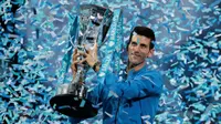 Novak Djokovic, menutup musim fantastis dengan mengalahkan rivalnya Roger Federer 6-3, 6-4, untuk menjuarai ATP World Tour Finals 2015.