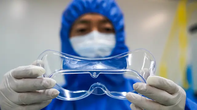 Intip Produksi Kaca Mata Pelindung Medis di China