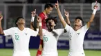 Pemain Timnas Indonesia U-19, Amiruddin Bagus Alfikri (tengah) merayakan gol yang dicetaknya saat laga kualifikasi Grup K Piala AFC U-19 2020 melawan Hong Kong di Stadion Madya Gelora Bung Karno, Jakarta, Jumat (8/11/2019). Indonesia unggul 4-0. (Liputan6.com/Helmi Fithriansyah)