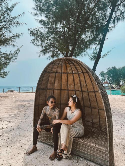 Porno filmlarda suratga olish uchun qizlarni tanlash