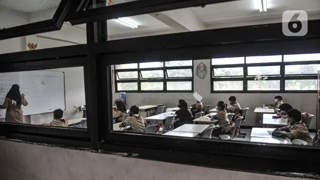 FOTO: Antusiasme Siswa SD Ikuti Uji Coba Sekolah Tatap Muka