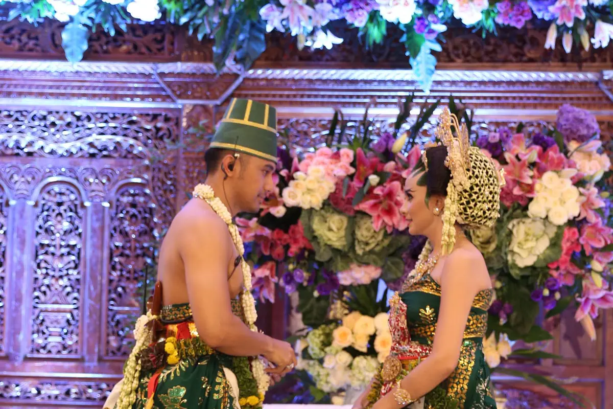 [Bintang] Hengky Kurniawan dan Sonya Fatmala
