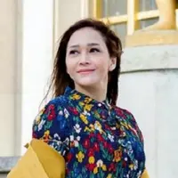 Terlihat stunning dengan daily look Parisian chic yang colorful. (Sumber foto: maiaestiantyreal/instagram)