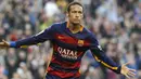 Rumor transfer Neymar ke Manchester United sudah berhembus sejak bursa transfer musim panas lalu, kini dengan belum stabilnya penampilan Setan Merah pada paruh musim membuat pemain Brasil itu kembali menjadi incaran. (EPA/Quique Garcia)