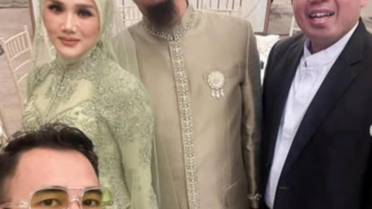 Potret Cantik Mulan Jameela di Akad Nikah Al Ghazali, Kompak Pakai Busana Warna Senada dengan Maia Estianty
