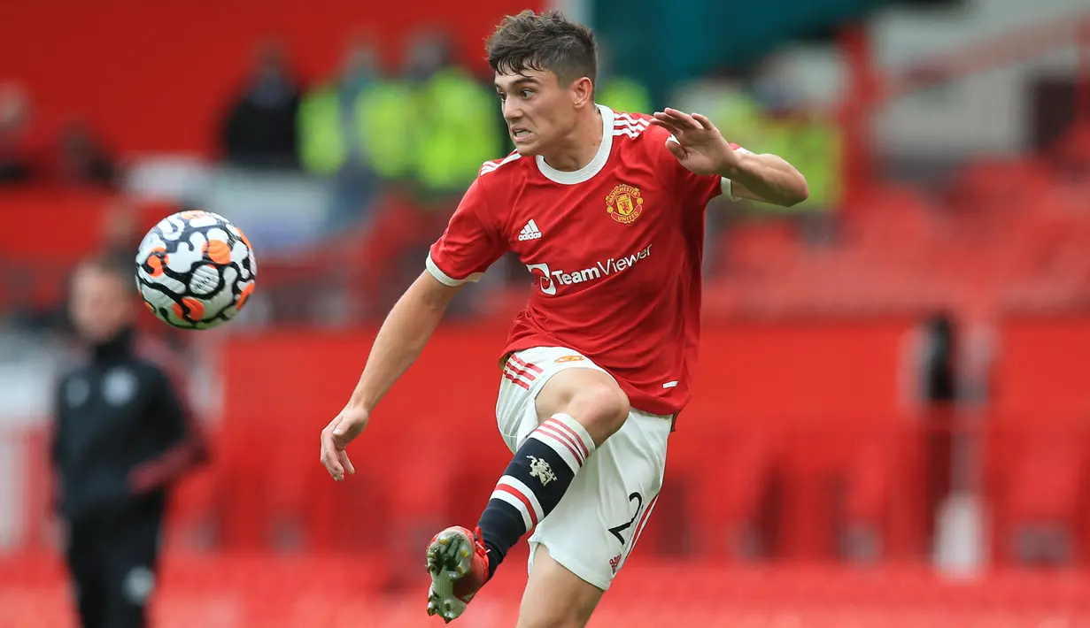 Daniel James. Pemain sayap Wales ini didatangkan Manchester United dari Swansea City pada 2019/2020. Setelah sempat bermain dua kali musim ini, ia dilepas ke Leeds United sebagai efek kepulangan Cristiano Ronaldo. Setan Merah pun meraup keuntungan 10 juta pounds. (Foto: AFP/Lindsey Parnaby)