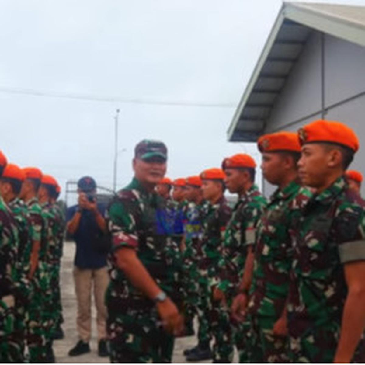 Tahu Anak Kepala Suku, Letjen Kunto Arief Langsung Colek Pipi