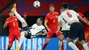 Striker Inggris, Danny Ings, berusaha mencetak gol ke gawang Wales pada laga persahabatan di Stadion Wembley, Jumat (9/10/2020) dini hari WIB. Inggris menang 3-0 atas Wales. (AFP/Nick Potts/pool)