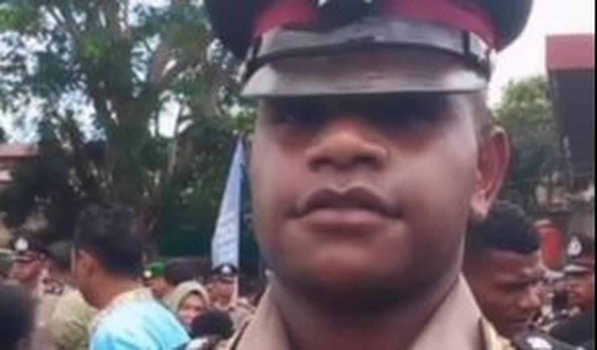 Meski tak dapat menghadiri pelantikan sang putra, kedua orangtua Bintara itu disebutnya telah menjalin komunikasi dengannya.&nbsp;