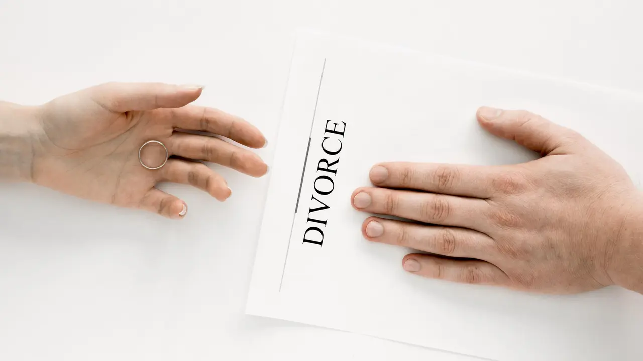 Divorce Artinya Perceraian