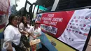 Para Relawan Pendukung Jokowi tersebut akan melaksanakan program Peduli Garut selama tiga hari dengan membuat dapur umum serta pemberian alat tulis dan alat masak, Jakarta, Rabu (28/9). (Liputan6.com/Immanuel Antonius) 