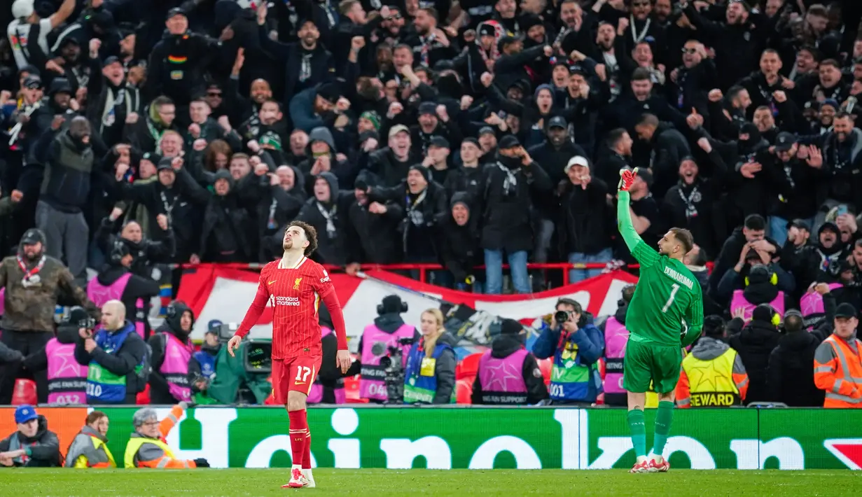 Kiper PSG, Gianluigi Donnarumma, sukses menggagalkan tembakan Darwin Nunez dan Curtis Jones. Sementara empat algojo PSG berhasil menunaikan tugasnya dengan baik. (AP Photo/Dave Thompson)
