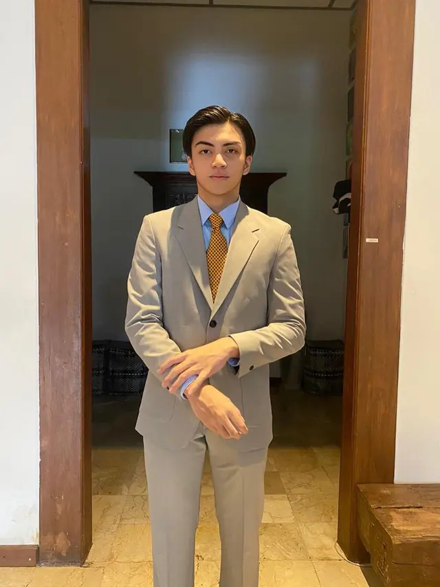 Pesona anak Anjasmara, tampannya warisi wajah sang aktor