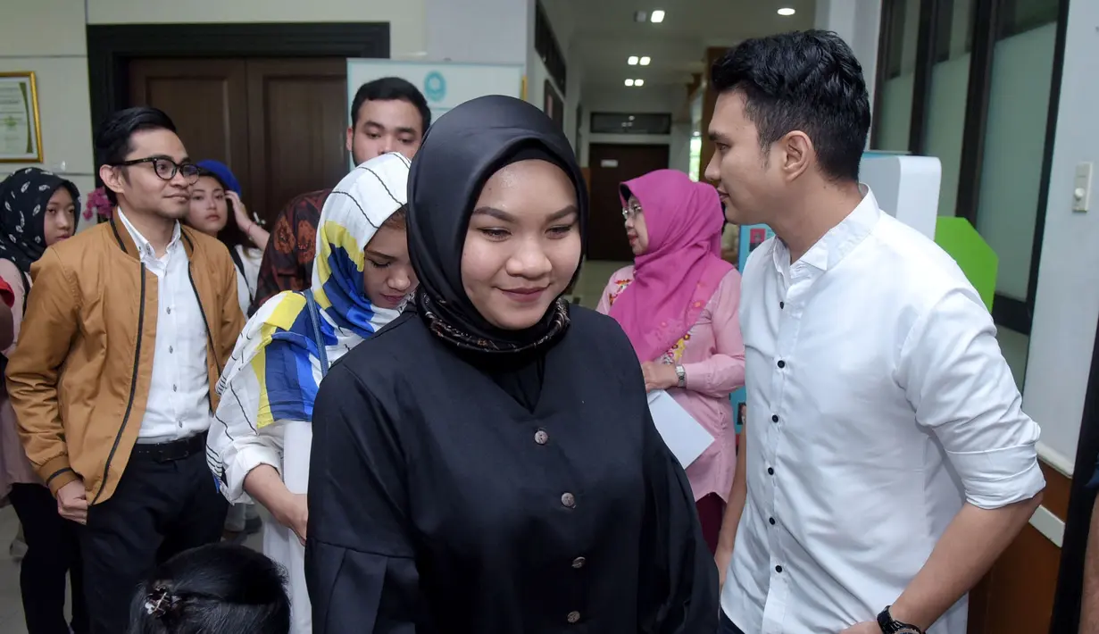 Sekitar empat bulan setelah resmi cerai dengan Aldi Taher, Georgia melahirkan anak kedua. Seperti diketahui, saat Georgia memutuskan cerai dengan Aldi, dalam kondisi hamil. (Adrian Putra/Bintang.com)