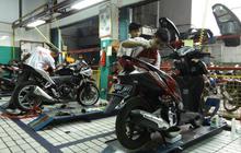 Musim Hujan Tiba, Cek 4 Komponen Motor Sebelum Berkendara