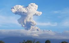 Berstatus Waspada, Gunung Marapi Meletus Dua Kali Pagi Ini