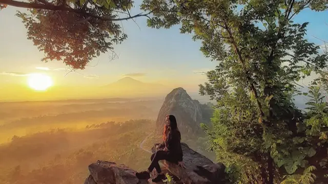 Pemandangan Gunung Tilu di Kuningan Jawa Tengah