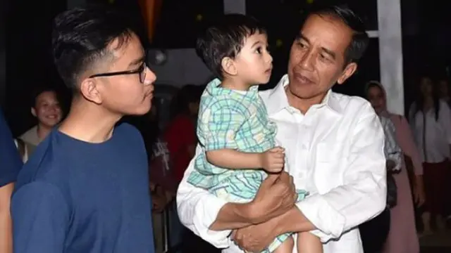 Di tengah acara ngabuburit tersebut, Jokowi tak lupa menyapa masyarakat yang juga berwisata di Dufan.