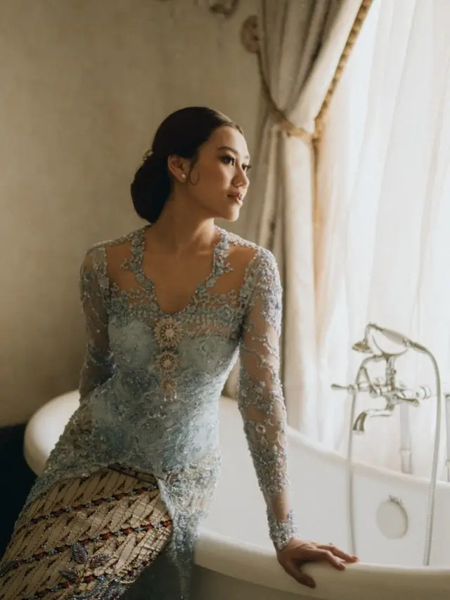 Inspirasi Sanggul Kecil ala Aaliyah Massaid