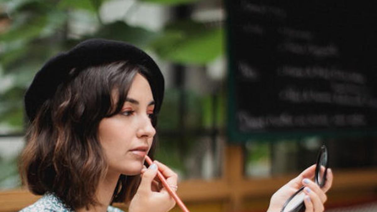 5 Tips Makeup Penting untuk Pemula agar Tahan Lama