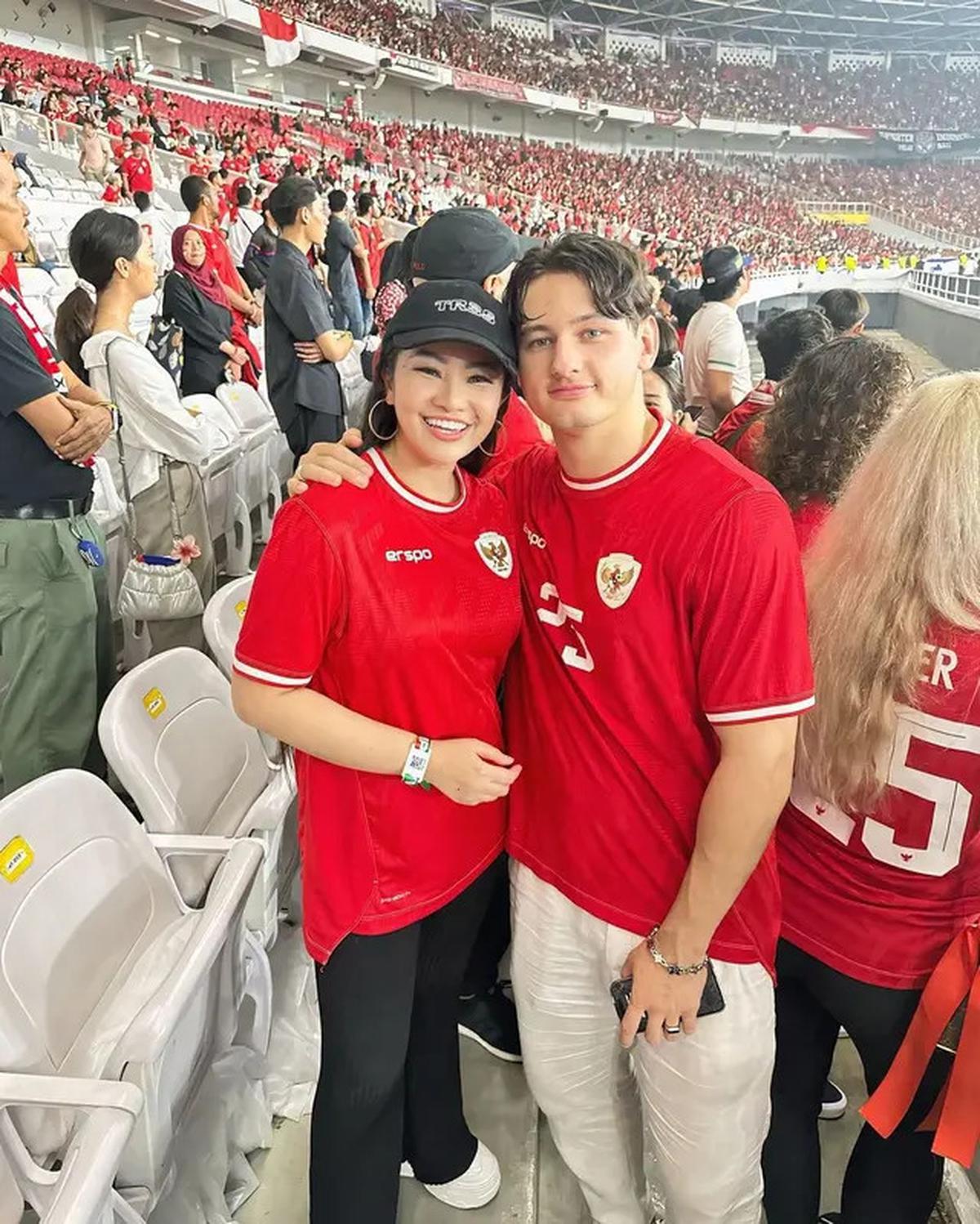 6 Potret Fitri Carlina Bareng Keluarga Nathan Tjoe-A-On dan Justin Hubner, Bikin Fans Iri
