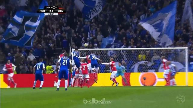 Tiga gol sundulan cukup mengantarkan FC Porto meraih kemenangan 3-1 atas tim peringkat empat Liga Portugal, Sporting Braga, Sabtu ...