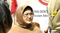 Kata Satgas COVID-19 PB Ikatan Dokter Indonesia (IDI) Erlina Burhan soal penggunaan masker di KRL. (Foto Ade Nasihudin)