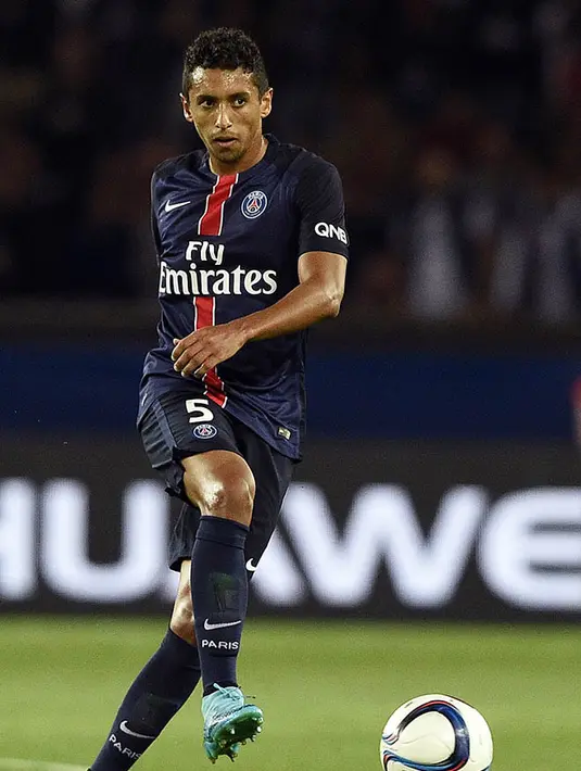 5. Marquinhos, bek muda asal Brasil ini dipercaya memiliki masa depan yang baik. Menduetkan mantan bek Roma ini dengan Varane menjadi harapan Mou untuk menciptakan lini belakang yang tangguh. (AFP/Franck Fife) 