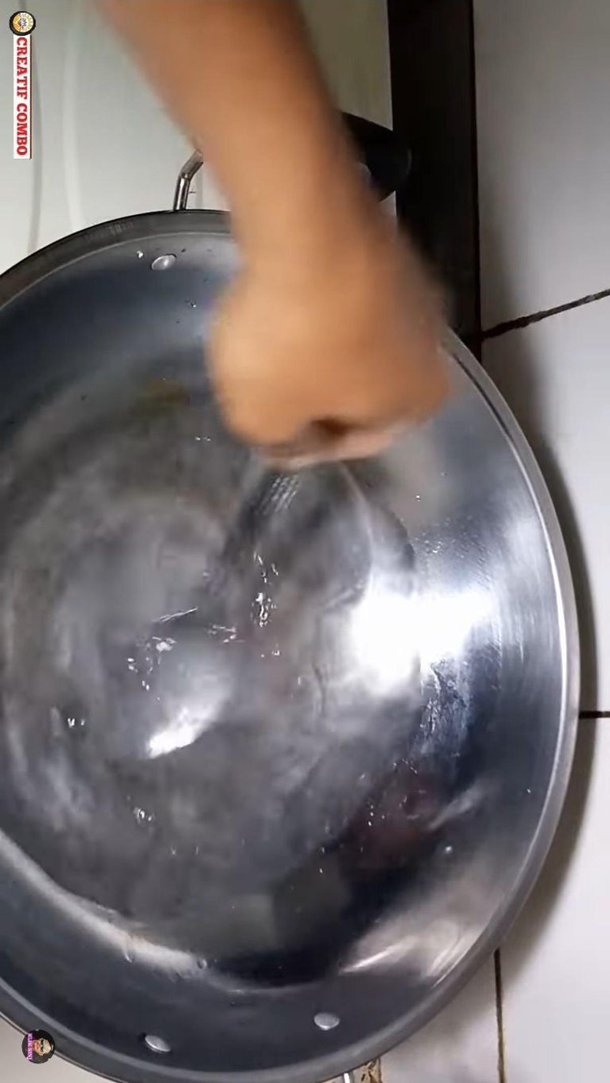Rebus Air dan Soda Kue