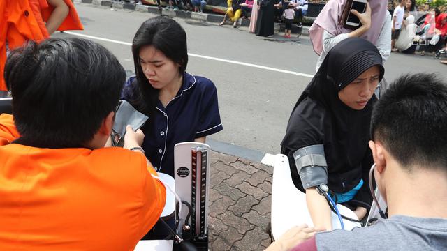 Jaga Pola Hidup Sehat, Mahasiswa Gelar Cek Darah di CFD