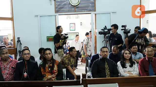 [Bintang] Sandy Tumiwa dan Tessa Kaunang