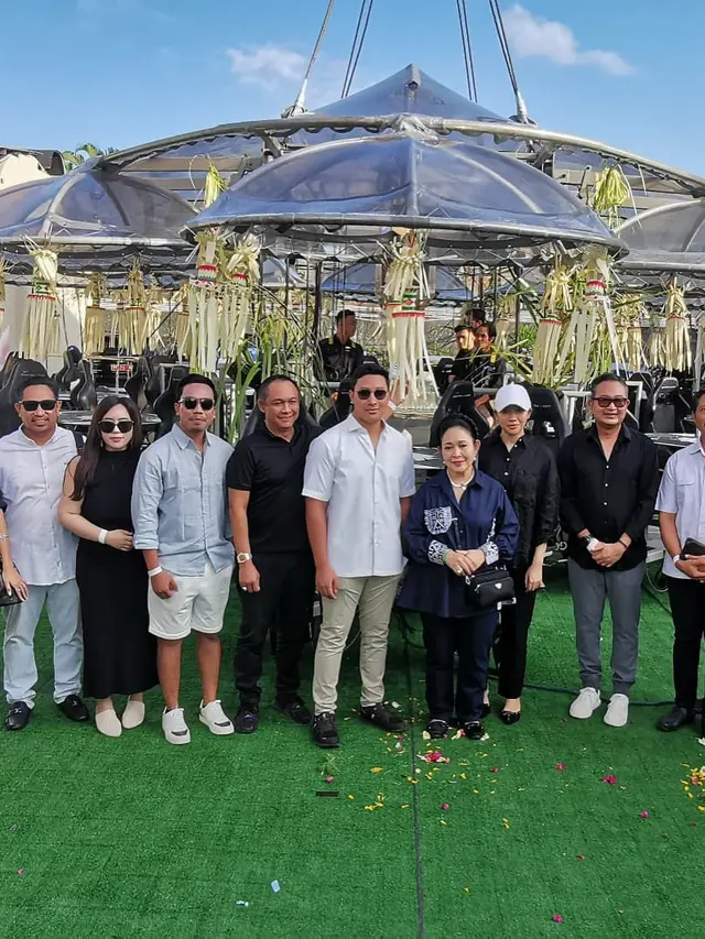 7 Potret Darma Mangkuluhur di Opening Lounge in the Sky Bali, Ada Titiek Soeharto