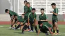 Pemain Timnas Indonesia U-22 saat latihan di Stadion Madya, Senayan, Jakarta, Senin (4/3). Latihan tersebut untuk persiapan kualifikasi Piala AFC U-23. (Bola.com/M Iqbal Ichsan)