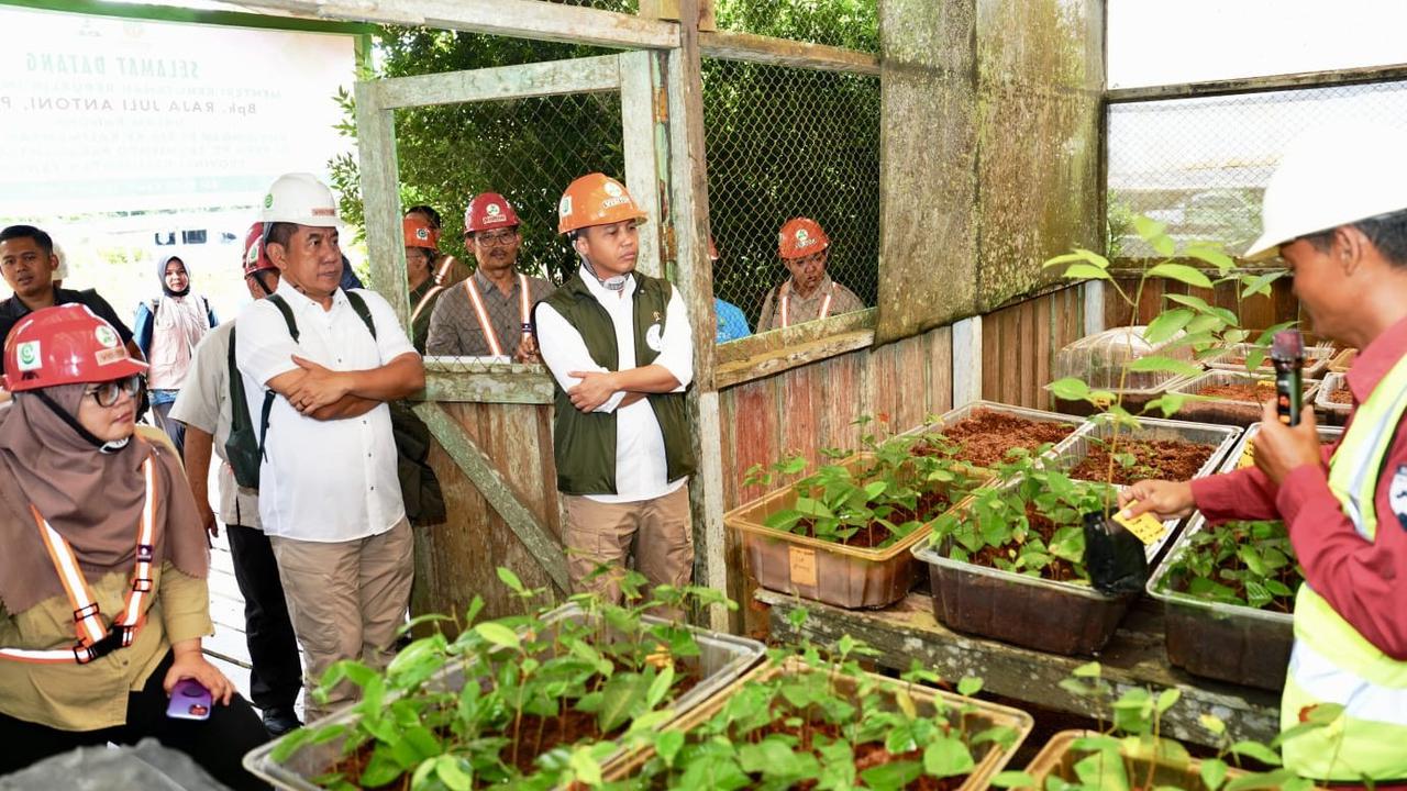 Menhut Tegaskan Komitmen Pemerintah Dalam Pengelolaan Hutan Lestari-Kesejahteran Masyarakat