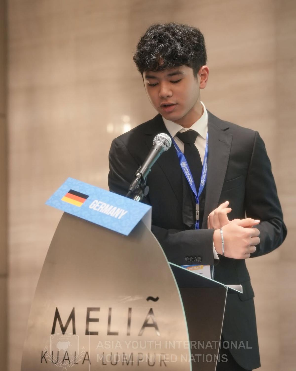 Potret Karan Anak Bunga Zainal yang Ikut Asia Youth International Model United Nation, Bikin Bangga Sang Ibu