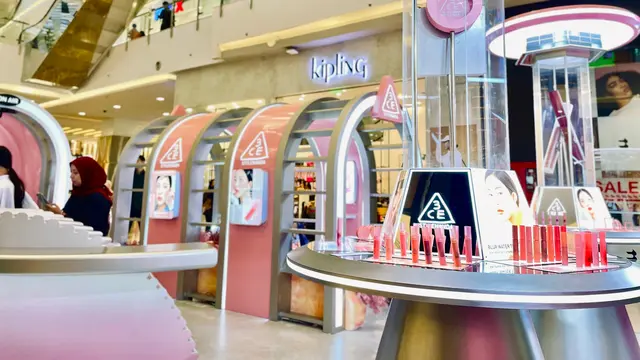 Tren Makeup Korea Terpopuler di 2025: Undereye Blush hingga Blurry Lips, Sudah Coba?