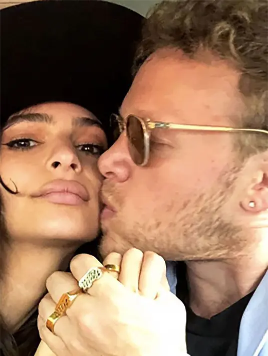 Emily Ratajkowski sendiri mengumumkan pernikahannya lewat InstaStory pada Jumat waktu New York. (instagram/emrata)