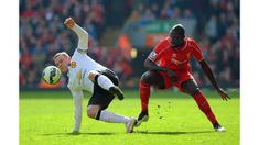 10 gol tak terlupakan kelas dunia yang terjadi di laga klasik Premier League antara Liverpool vs Manchester United dari masa ke masa.