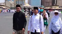 Saat Menag Bersarung Batik di Makkah