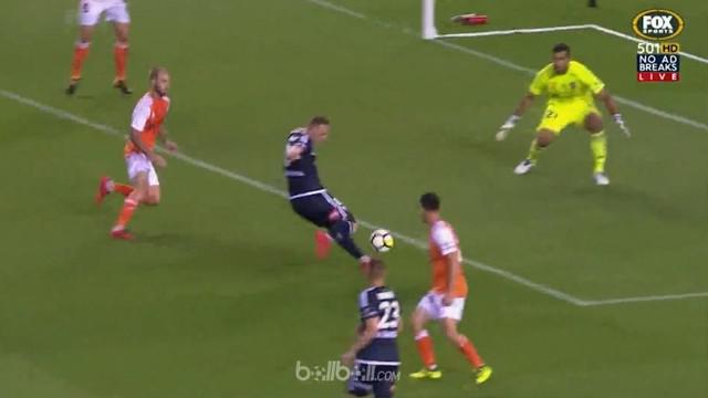 Berita video highlights Liga Australia 2017-2018, Melbourne Victory vs Brisbane Roar, dengan skor 1-1. This video presented by BallBall.