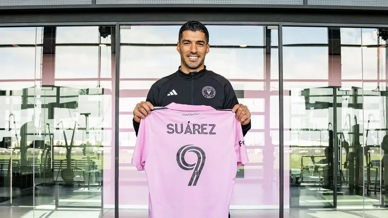 FOTO Luis Suarz Resmi Jadi Pemain Baru Inter Miami