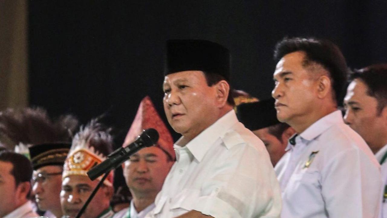 Dukungan tersebut tertuang dalam Surat Keputusan (SK) pencapresan Prabowo yang dibacakan Sekjen PBB Afriansyah Ferry Noor.
( merdeka.com/Arie Basuki )