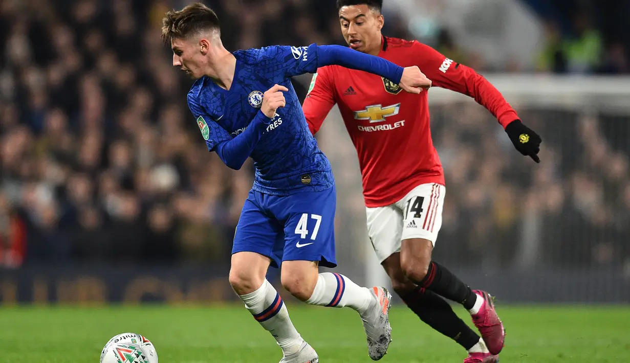 Pelatih Chelsea, Frank Lampard, membuat kejutan dengan memainkan Gilmour sebagai starter. Gilmour jadi satu-satunya pemain Chelsea di bawah 20 tahun yang bermain sebagai starter. (AFP/Glyn Kirk)
