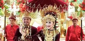 Laudya Cynthia Bella ikut merasakan bahagia ketika melihat mantan tunangan menikah.