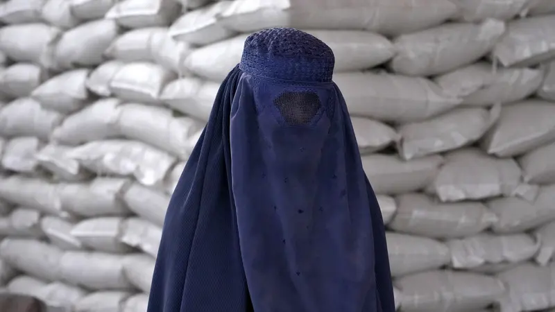 Potret Perempuan Afghanistan di Tengah Aturan Wajib Burqa