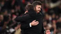 Skor 3-2 bertahan hingga laga usai. Michael Carrick pun sukses mempersembahkan kemenangan di laga ketiga dan terakhirnya sebagai caretaker yang akan segera digantikan Ralf Rangnick. (AFP/Oli Scarff)