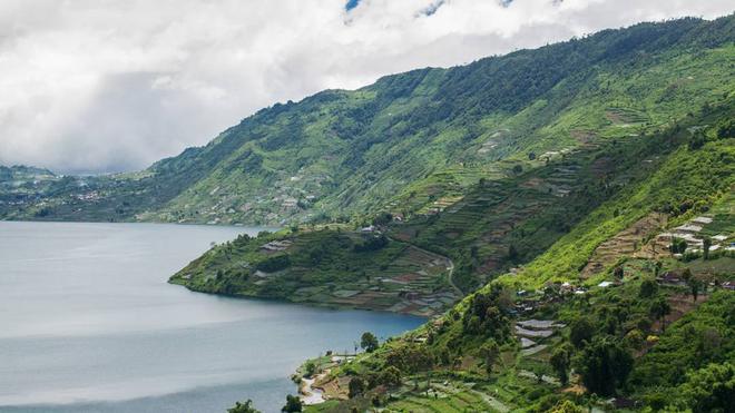 Bintang 5: Danau Terdalam di Indonesia, Teori Bumi, Ular ...